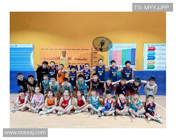 两个小孩选足球球星 谁是你心中的最佳球员 让我们一起见证成长与梦想